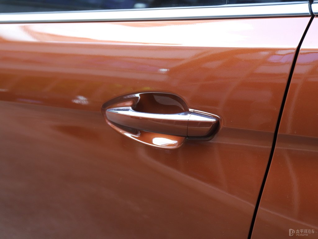 金沙銅標致5008車身外觀圖片