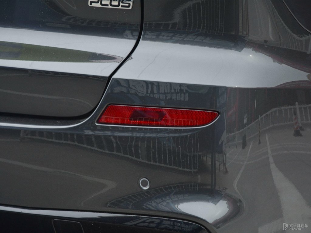 寰宇灰榮威RX5車尾外觀圖片