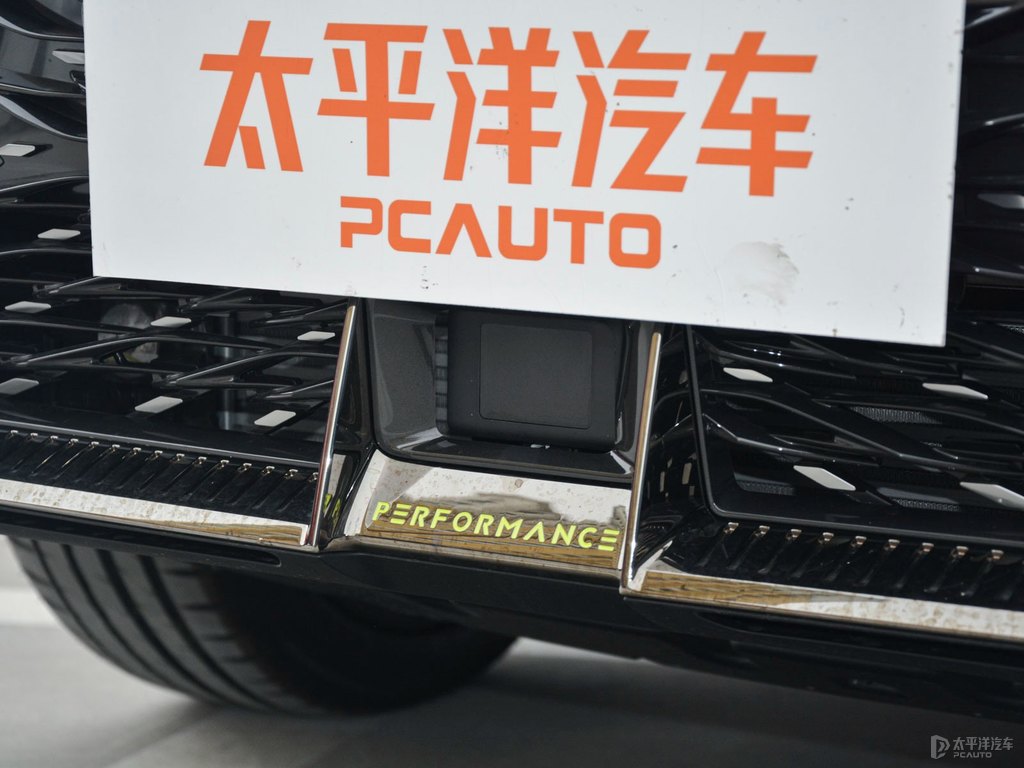 寰宇灰榮威RX5車(chē)頭外觀圖片