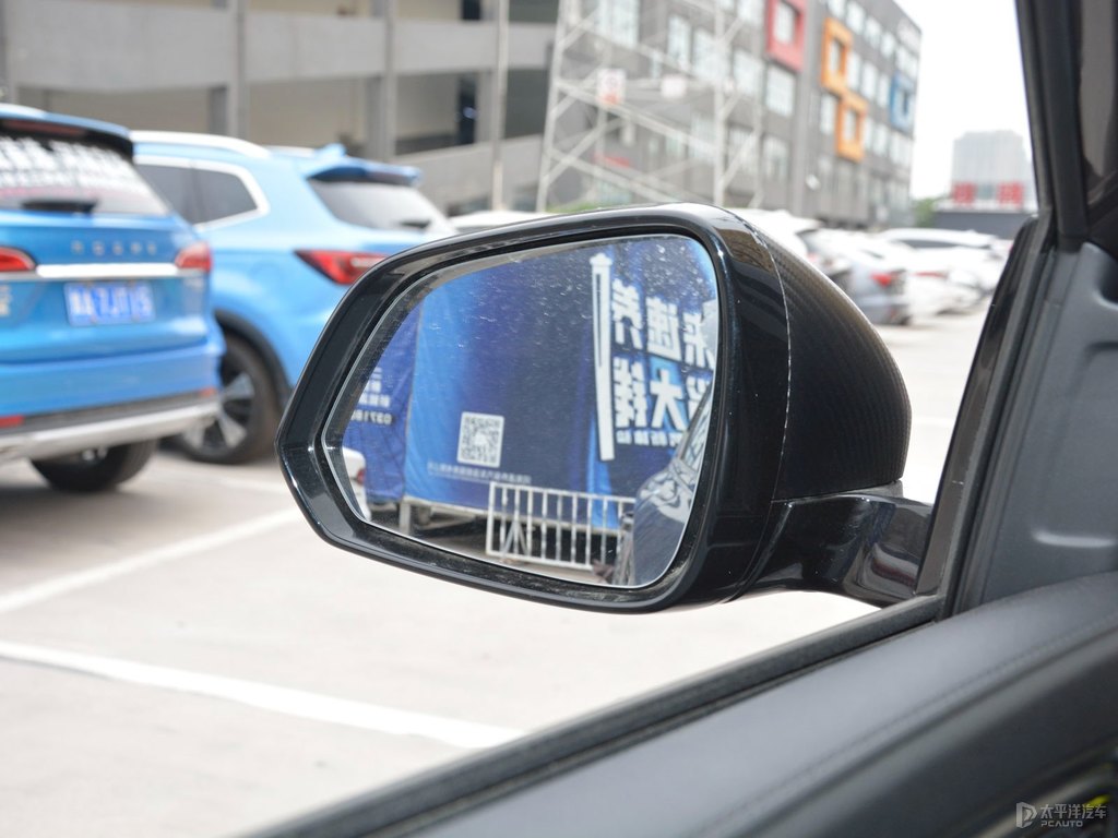 寰宇灰榮威RX5車身外觀圖片