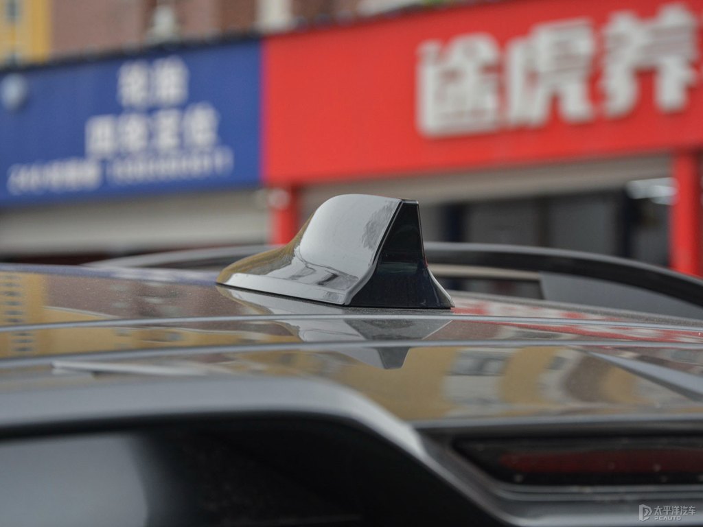 寰宇灰榮威RX5車身外觀圖片