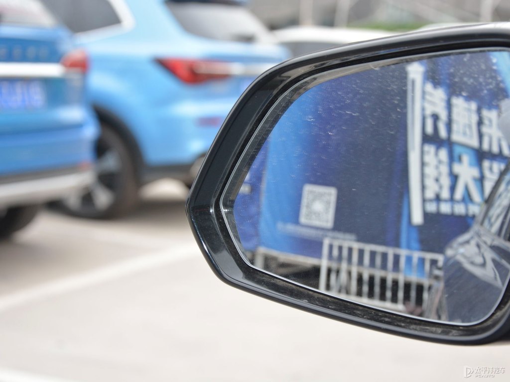 寰宇灰榮威RX5車身外觀圖片