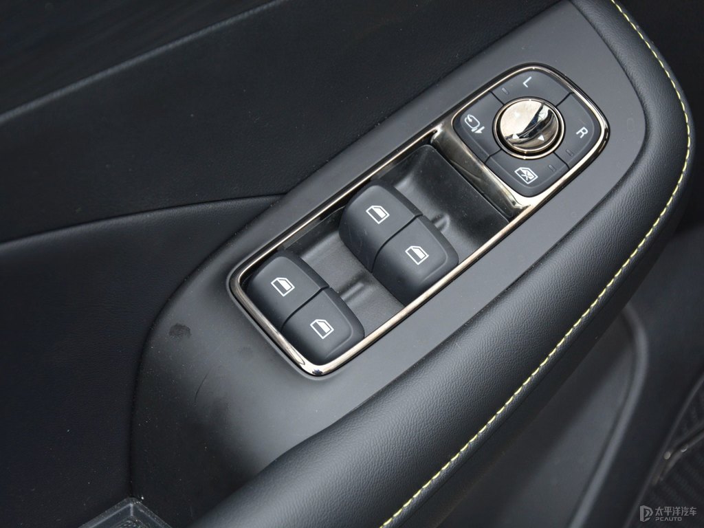寰宇灰榮威RX5車廂內(nèi)飾圖片