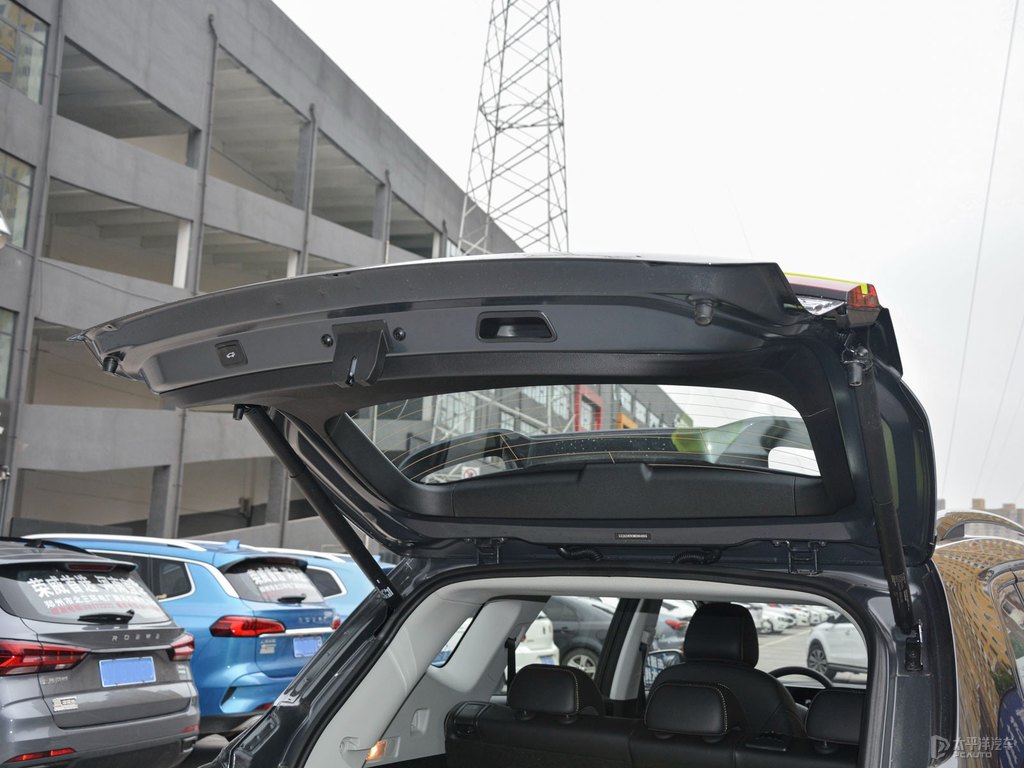 寰宇灰榮威RX5后備廂空間圖片