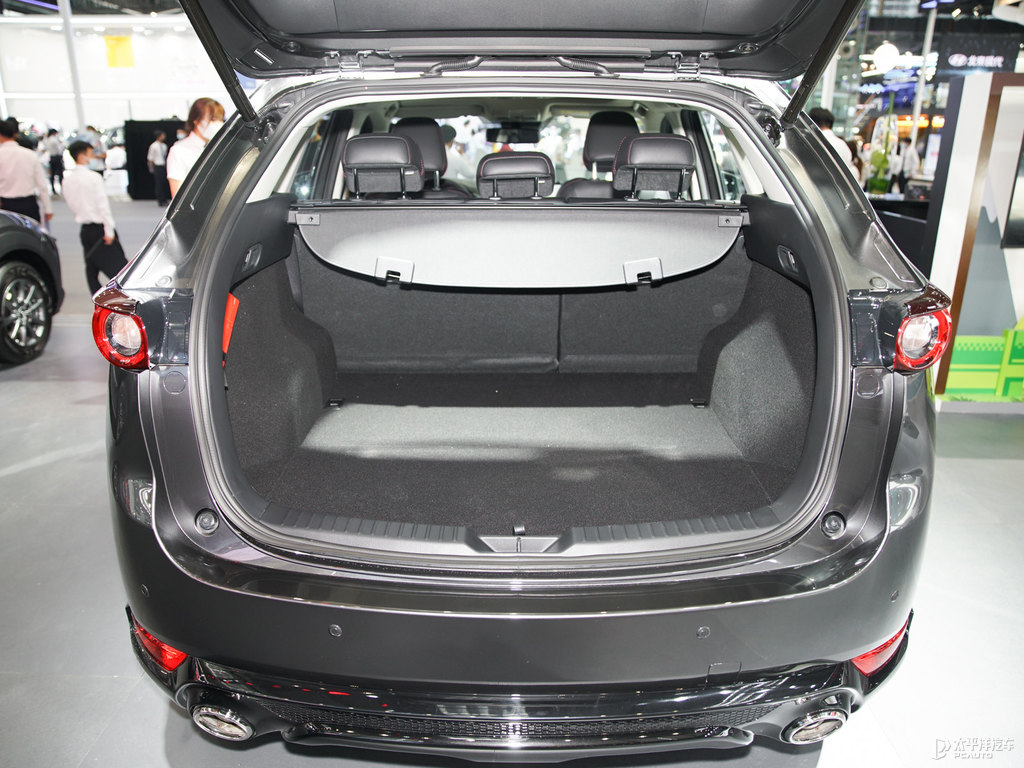 鉑鋼灰馬自達CX-5后備廂空間圖片
