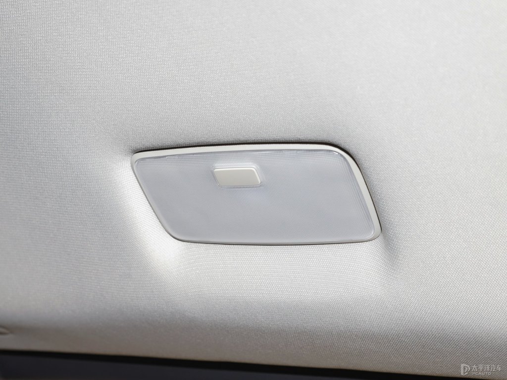 寶石藍(lán)漢蘭達(dá)車廂內(nèi)飾圖片