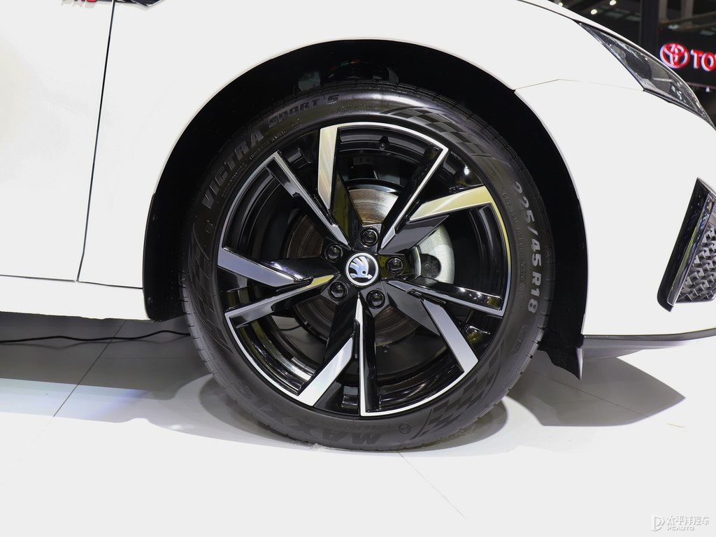 納米白明銳車(chē)身外觀圖片