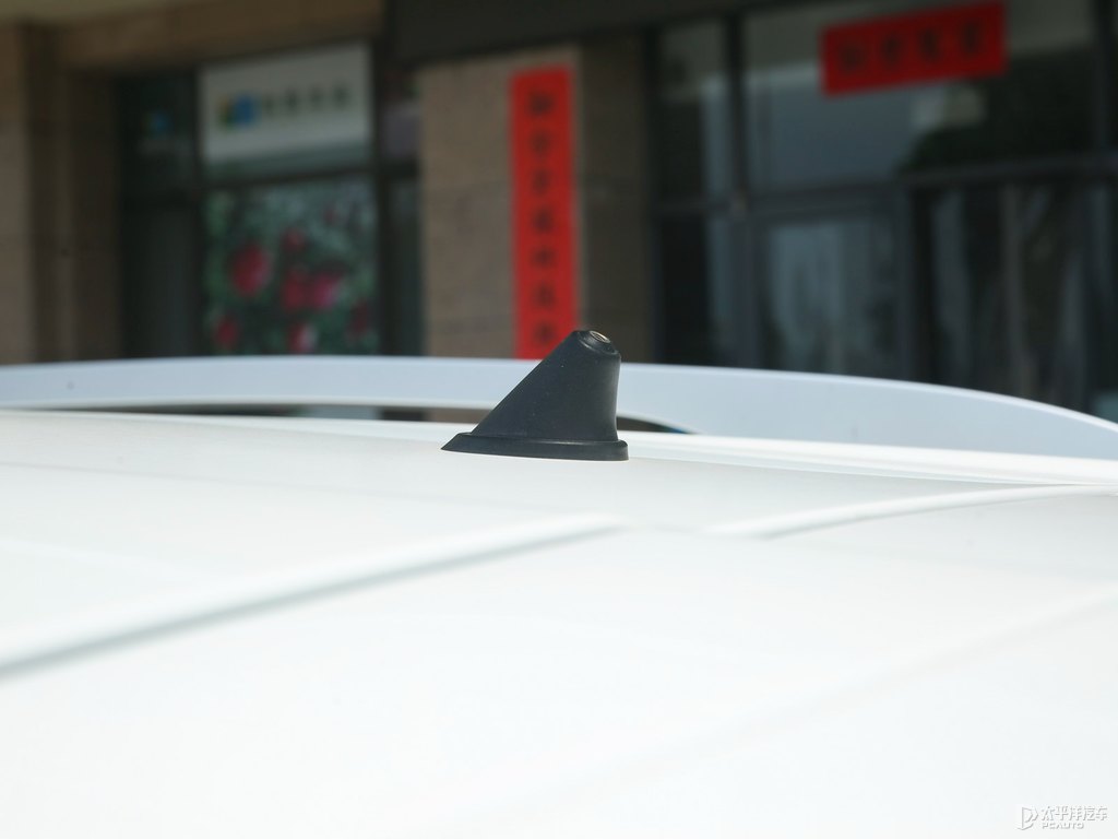 象牙白傳祺GS3車身外觀圖片