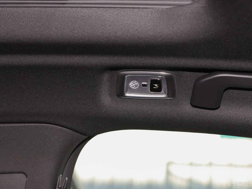海巖灰沃爾沃S60車廂內(nèi)飾圖片