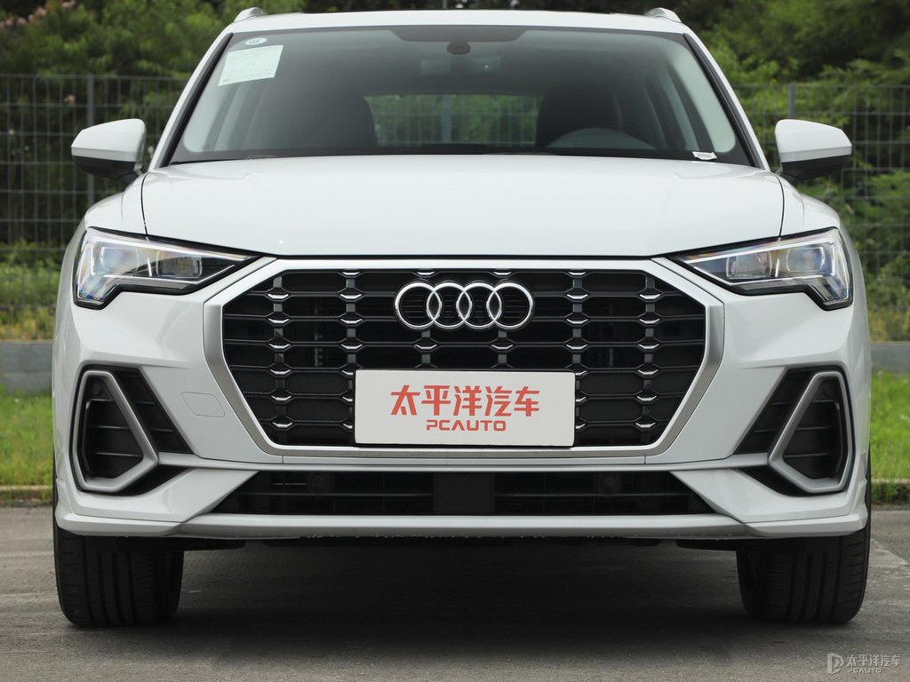 冰川白奧迪Q3車頭外觀圖片