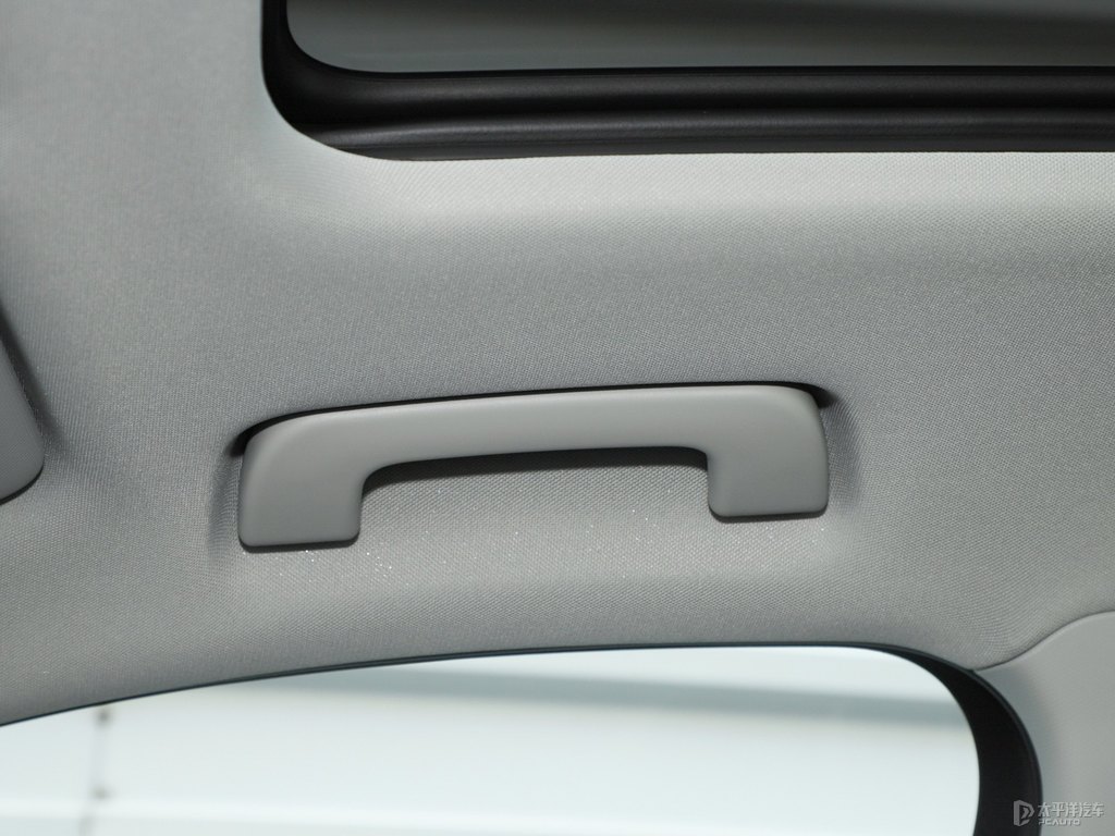 冰川白奧迪Q3車(chē)廂內(nèi)飾圖片