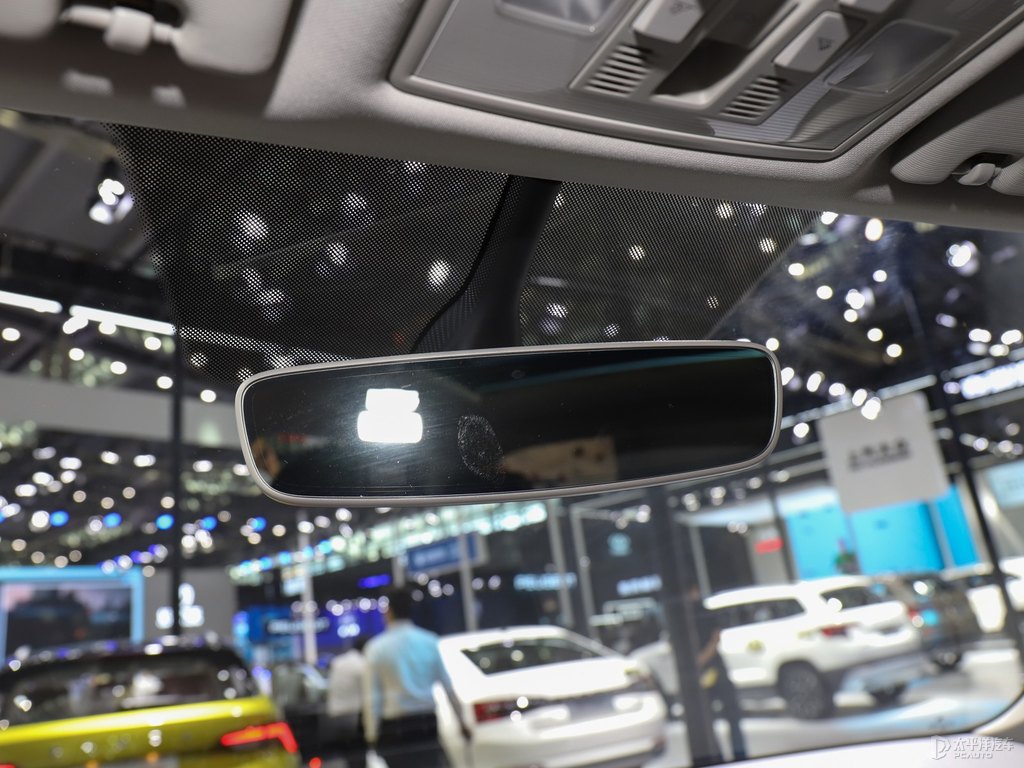 星夜灰柯迪亞克車廂內(nèi)飾圖片