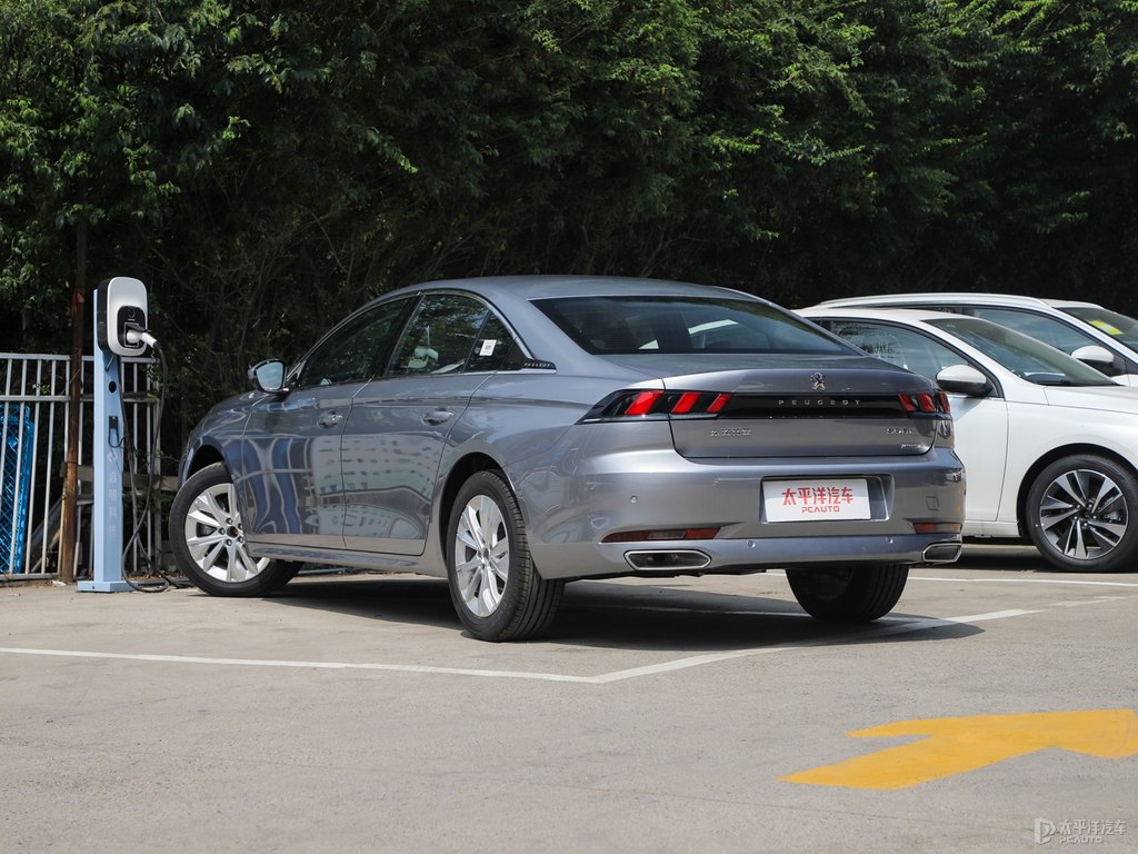 銀翼灰標(biāo)致508整車(chē)外觀外觀圖片