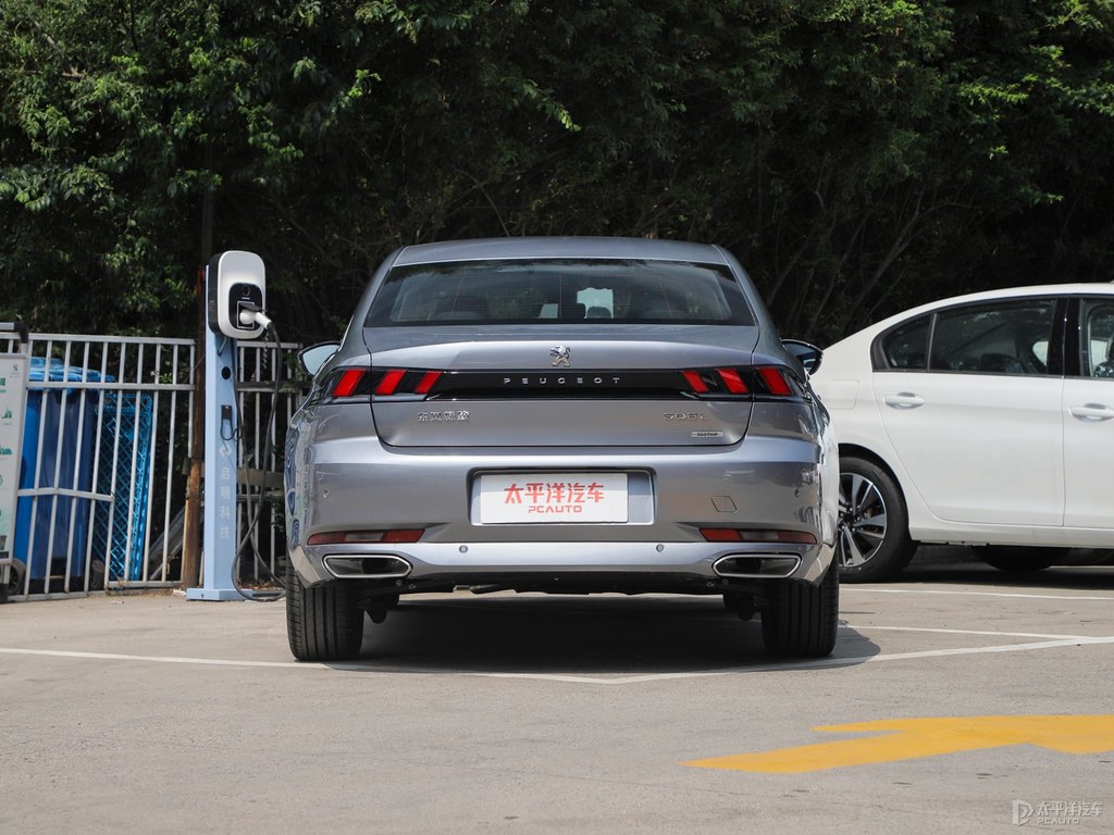 銀翼灰標(biāo)致508整車外觀外觀圖片