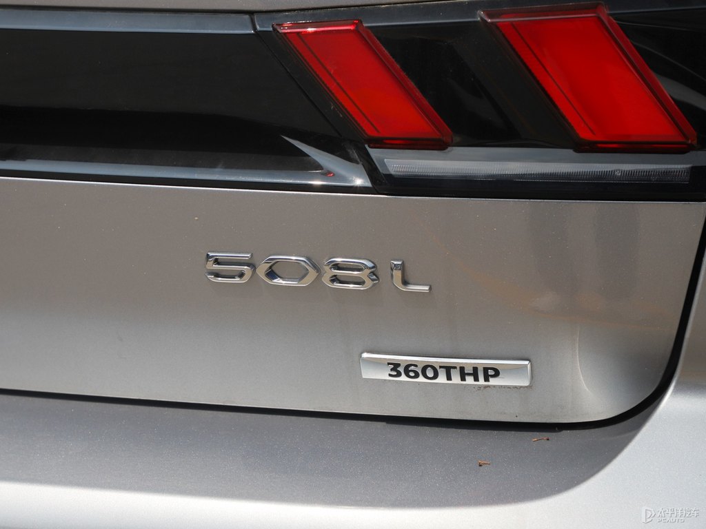 銀翼灰標(biāo)致508車尾外觀圖片