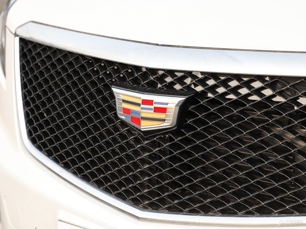 鉆白凱迪拉克XT5車頭外觀圖片
