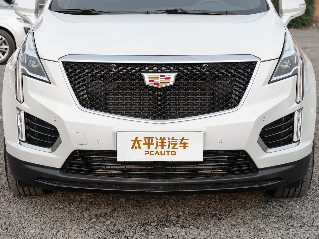 鉆白凱迪拉克XT5車(chē)頭外觀圖片