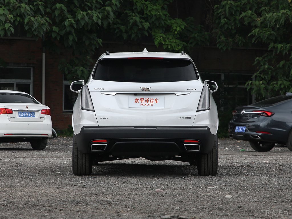 鉆白凱迪拉克XT5整車外觀外觀圖片