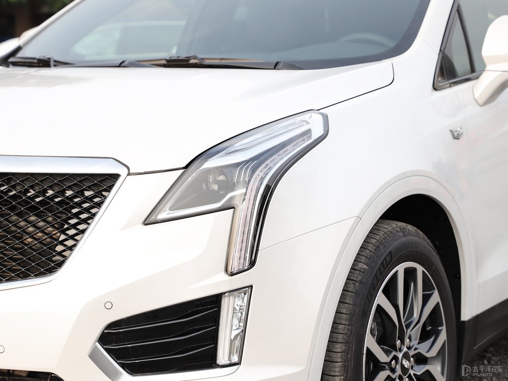 鉆白凱迪拉克XT5車頭外觀圖片