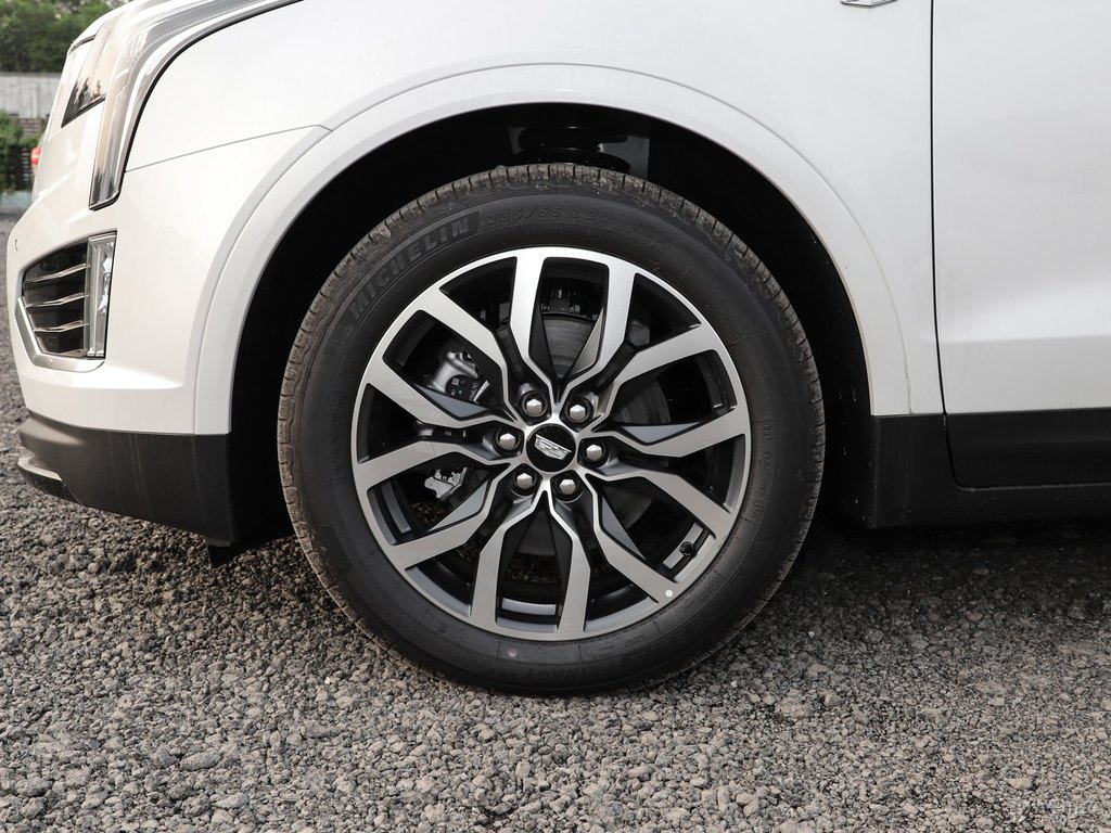 鉆白凱迪拉克XT5車身外觀圖片
