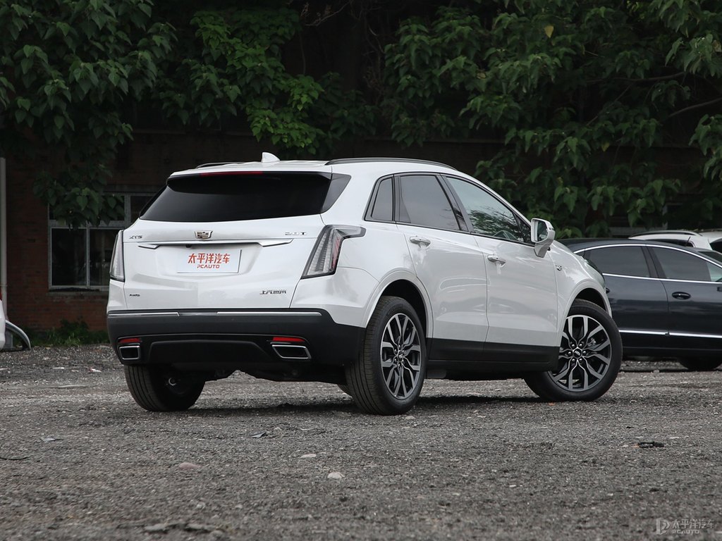 鉆白凱迪拉克XT5整車外觀外觀圖片