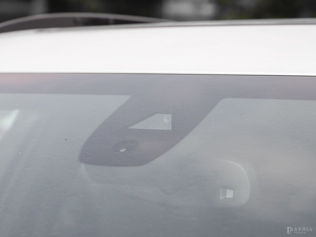鉆白凱迪拉克XT5車身外觀圖片