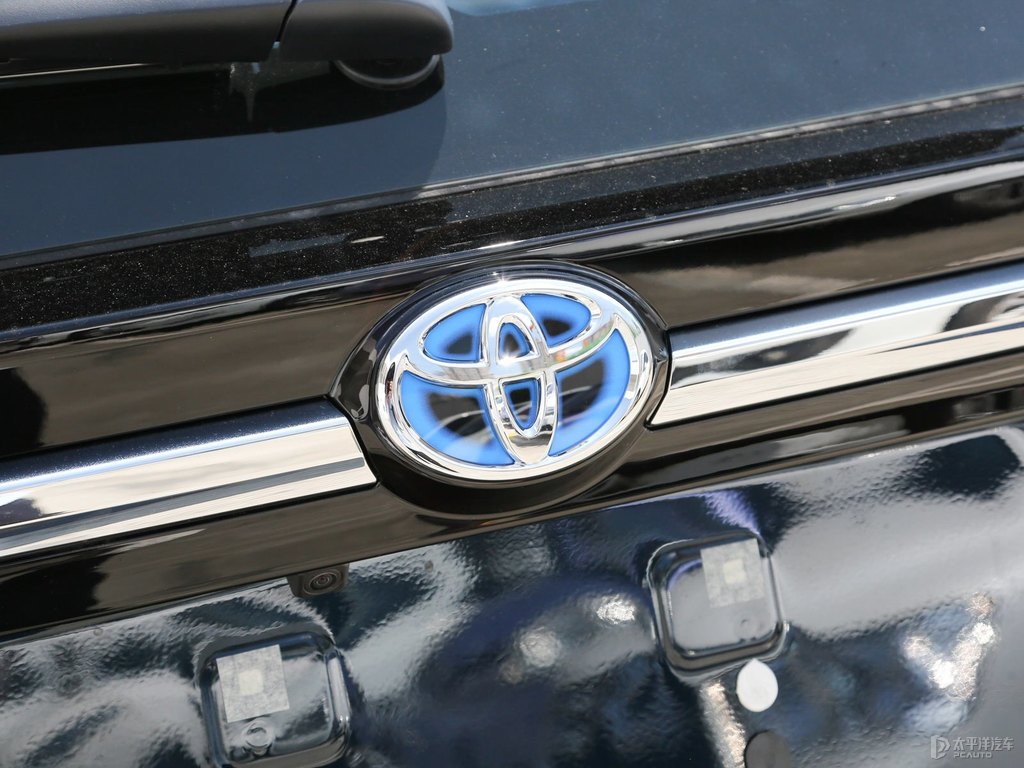 墨玉藍(lán)威蘭達(dá)車尾外觀圖片