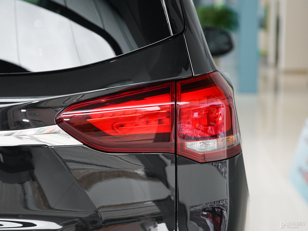 ʯͨMAXUS D90 Pro܇β^DƬ