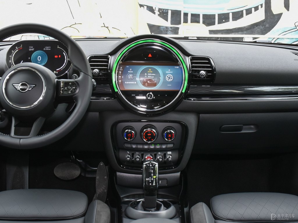 黑色/胡椒白MINI CLUBMAN中控內(nèi)飾圖片