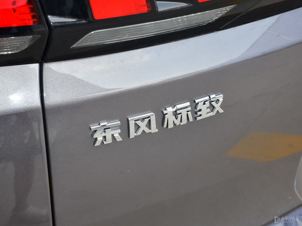青巖灰標(biāo)致5008車尾外觀圖片