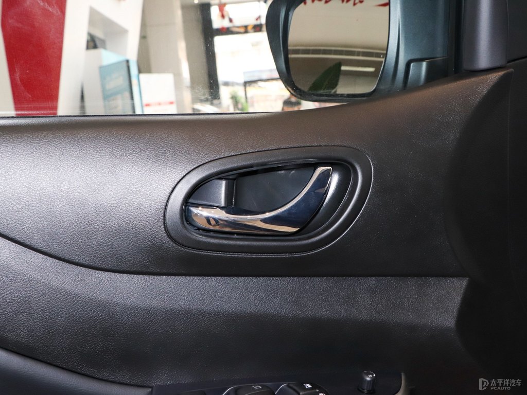 珠光白途達車廂內(nèi)飾圖片