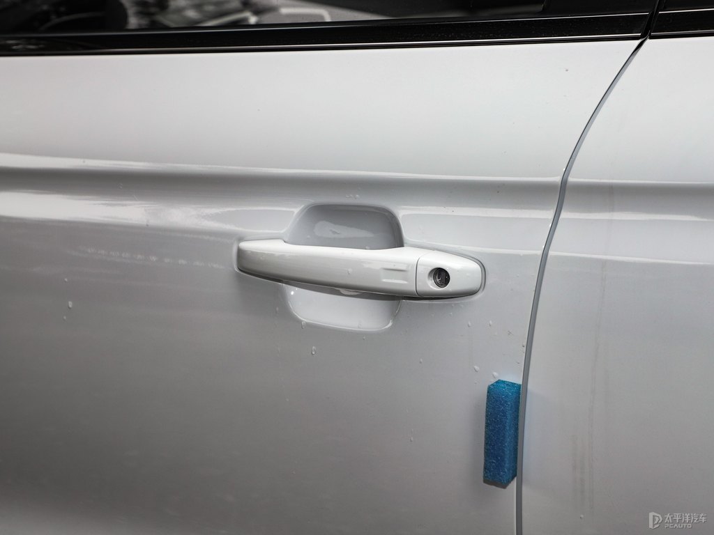 漢玉白博越車身外觀圖片