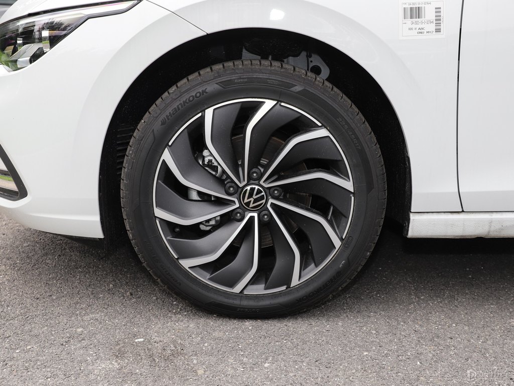 極地白高爾夫車身外觀圖片
