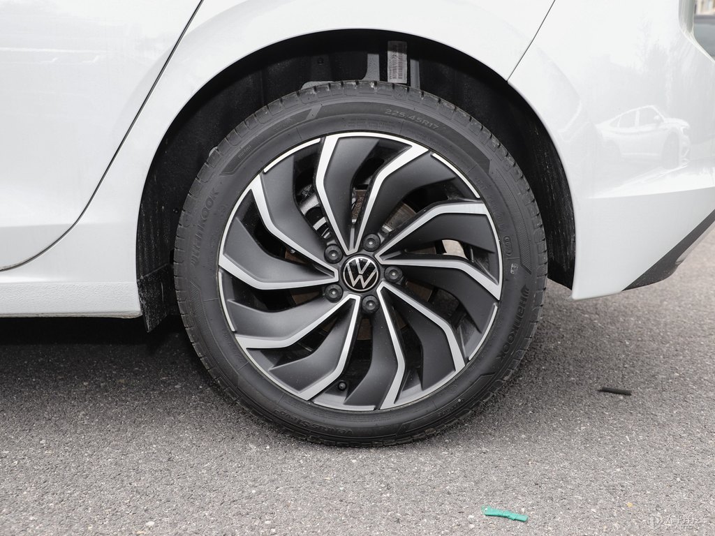 極地白高爾夫車(chē)身外觀圖片