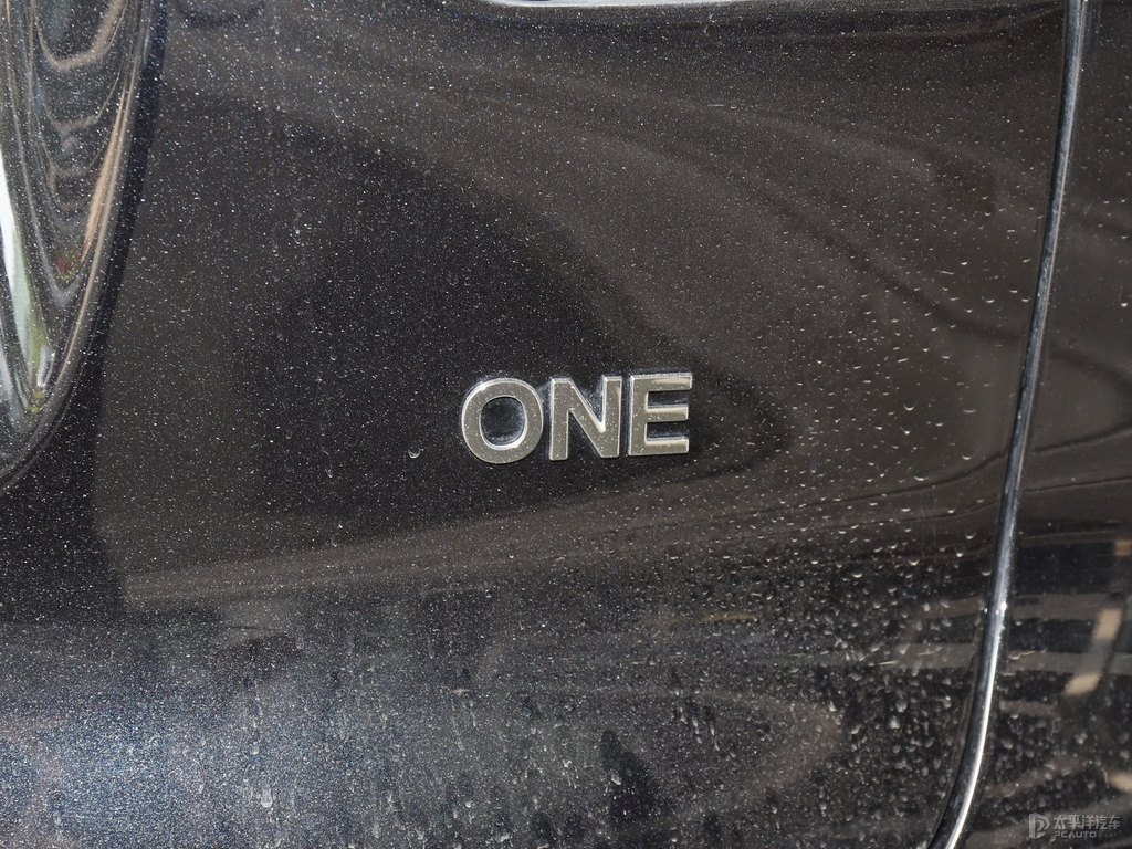 黑色理想ONE車(chē)尾外觀圖片