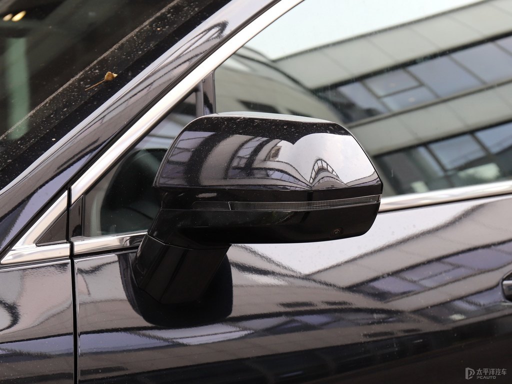 黑色理想ONE車身外觀圖片