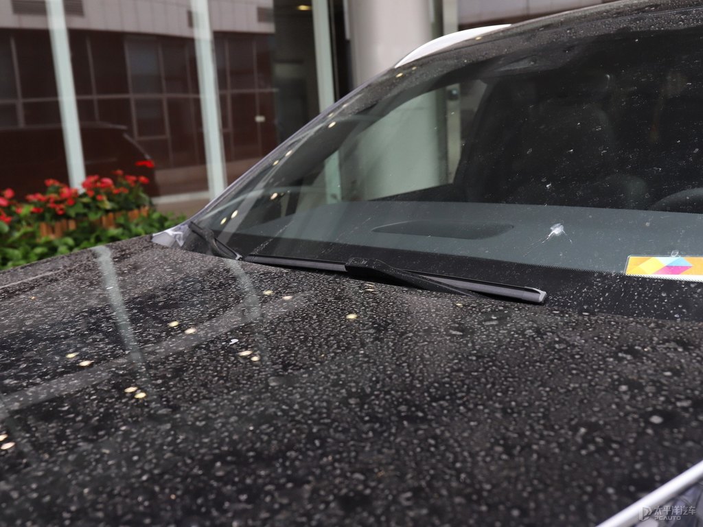 黑色理想ONE車(chē)身外觀圖片