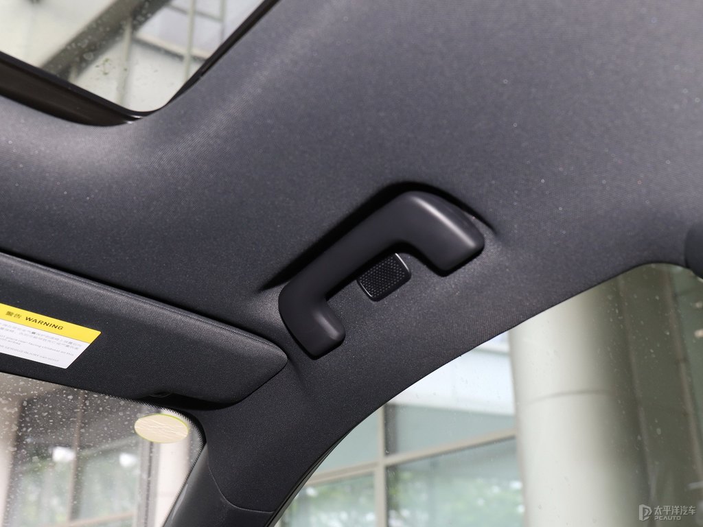 黑色理想ONE車廂內(nèi)飾圖片