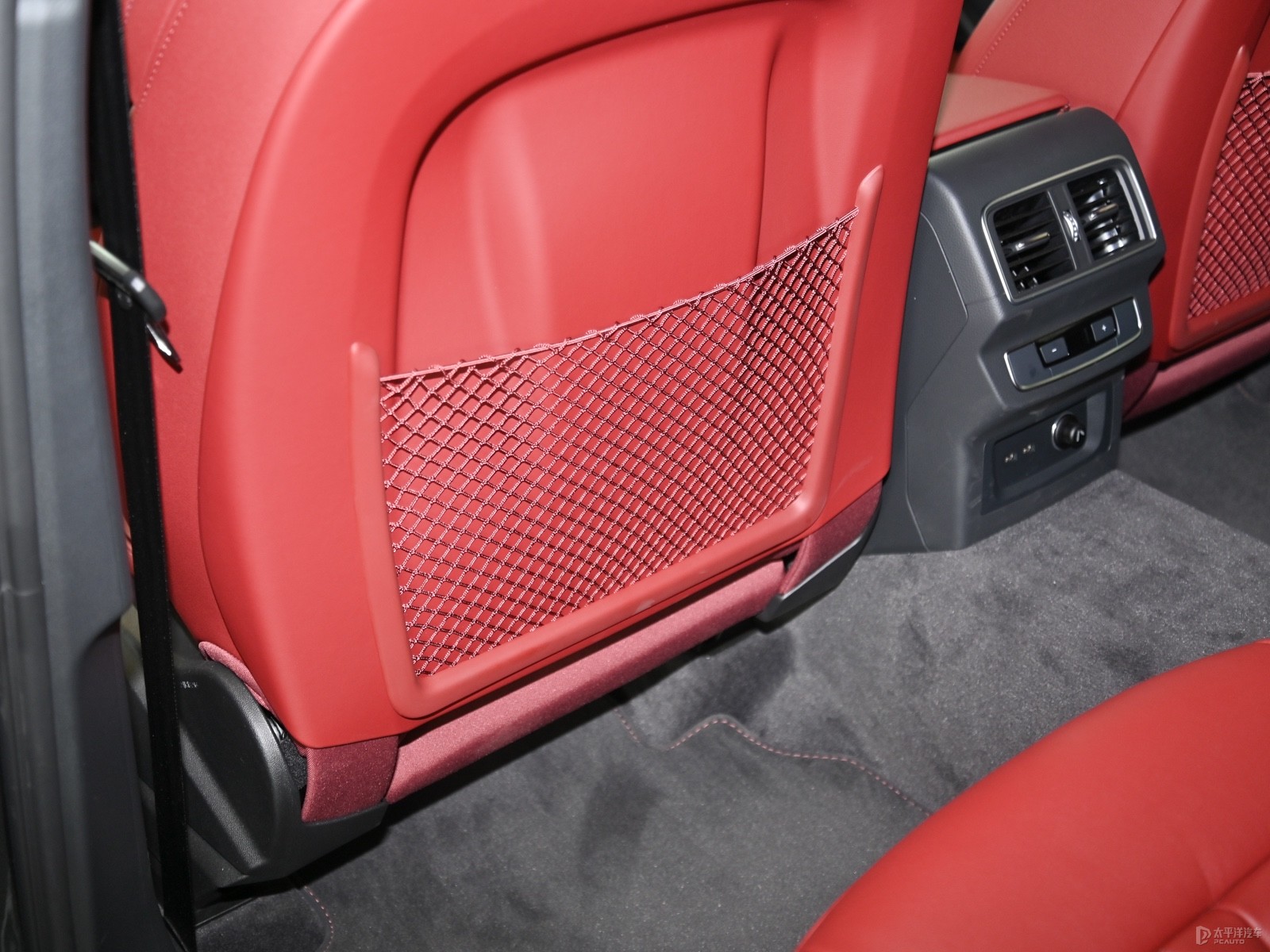 奧迪Q5L Sportback空間高清大圖