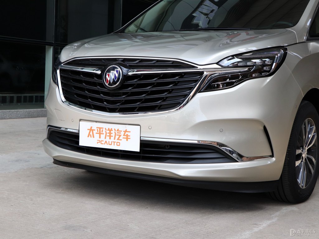 香檳金別克GL8車頭外觀圖片