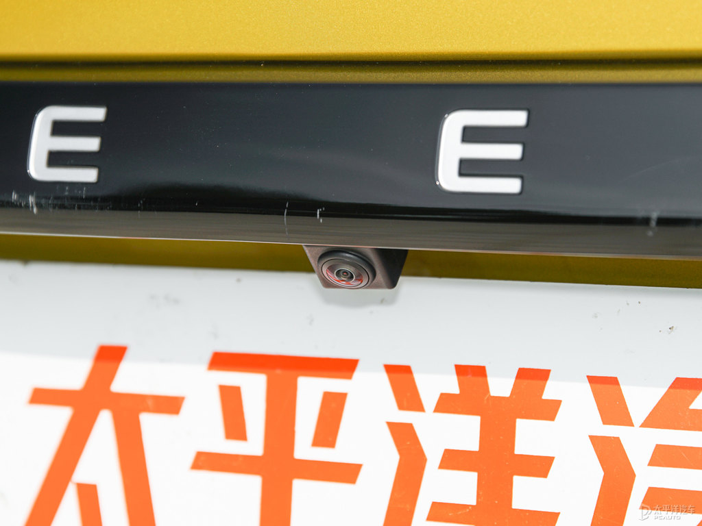 黑色+疾風(fēng)黃繽越車尾外觀圖片