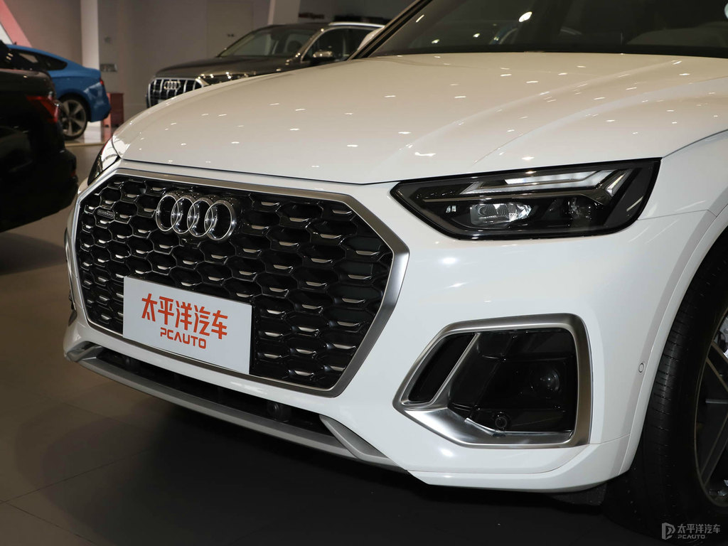 朱鷺白奧迪Q5L Sportback車(chē)頭外觀圖片