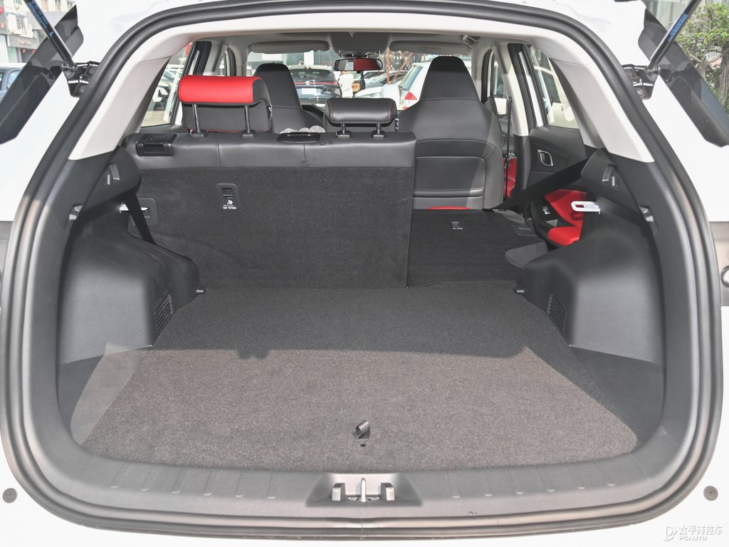 月光白長(zhǎng)安CS55PLUS后備廂空間圖片