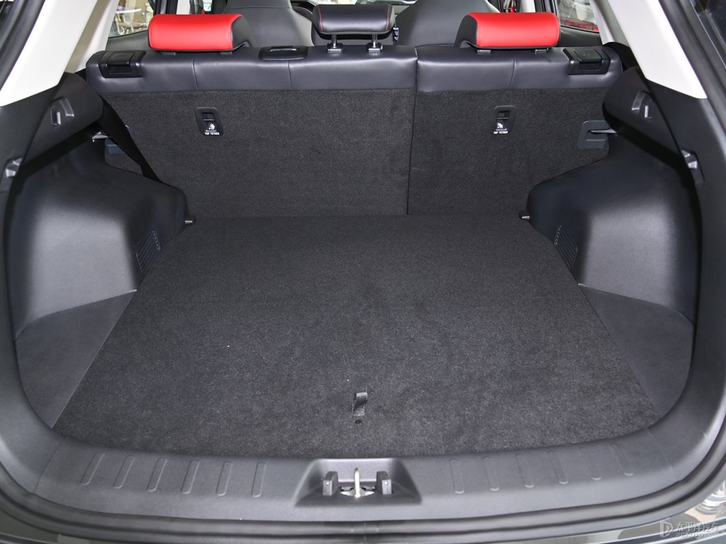 炫影灰長安CS55PLUS后備廂空間圖片