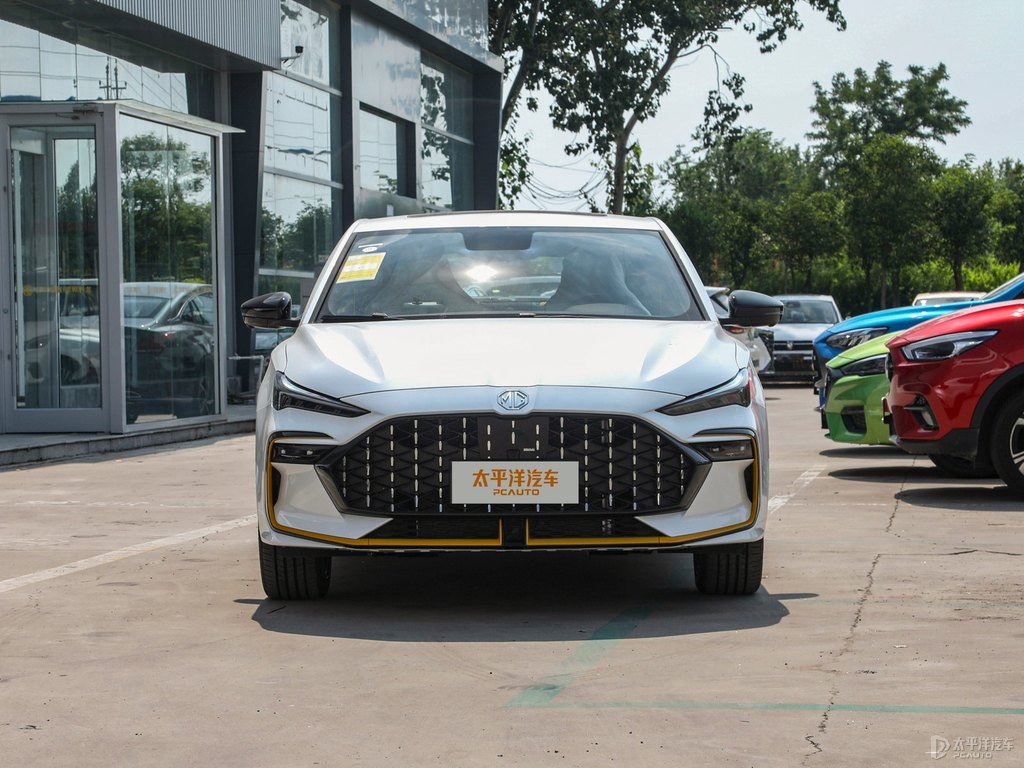 珠光白MG6整車外觀外觀圖片