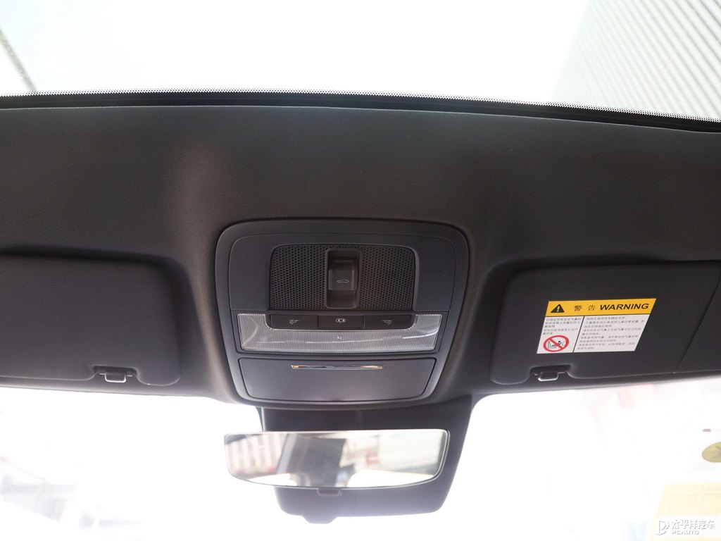 珠光白MG6車廂內(nèi)飾圖片