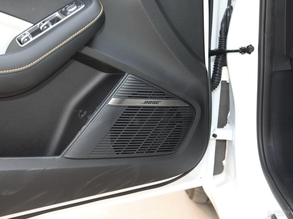 珠光白MG6車廂內(nèi)飾圖片