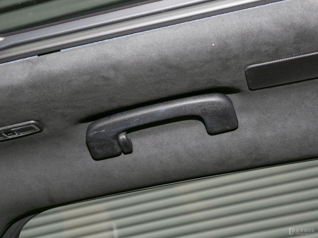 斐鉆藍(lán)飛行家車廂內(nèi)飾圖片