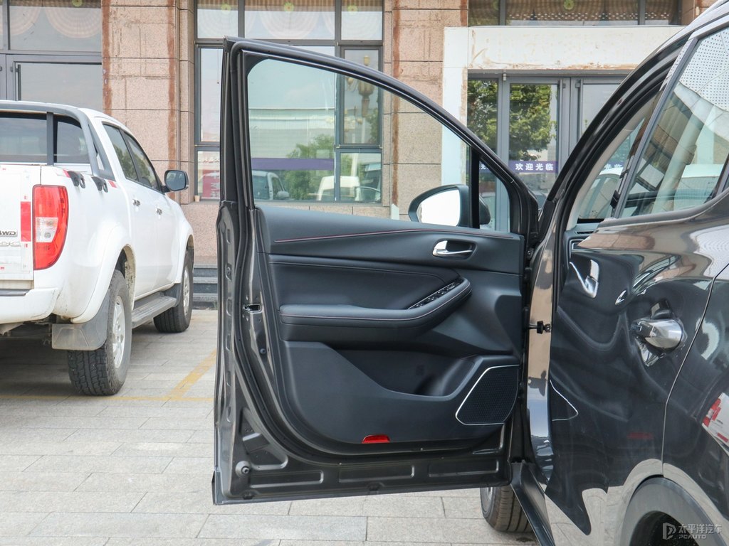貝尼塔灰傳祺GS4車廂內(nèi)飾圖片
