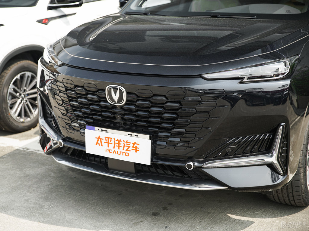 星鉆黑長安UNI-K車頭外觀圖片